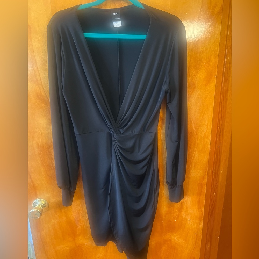 Low cut front black long sleeve dress size L